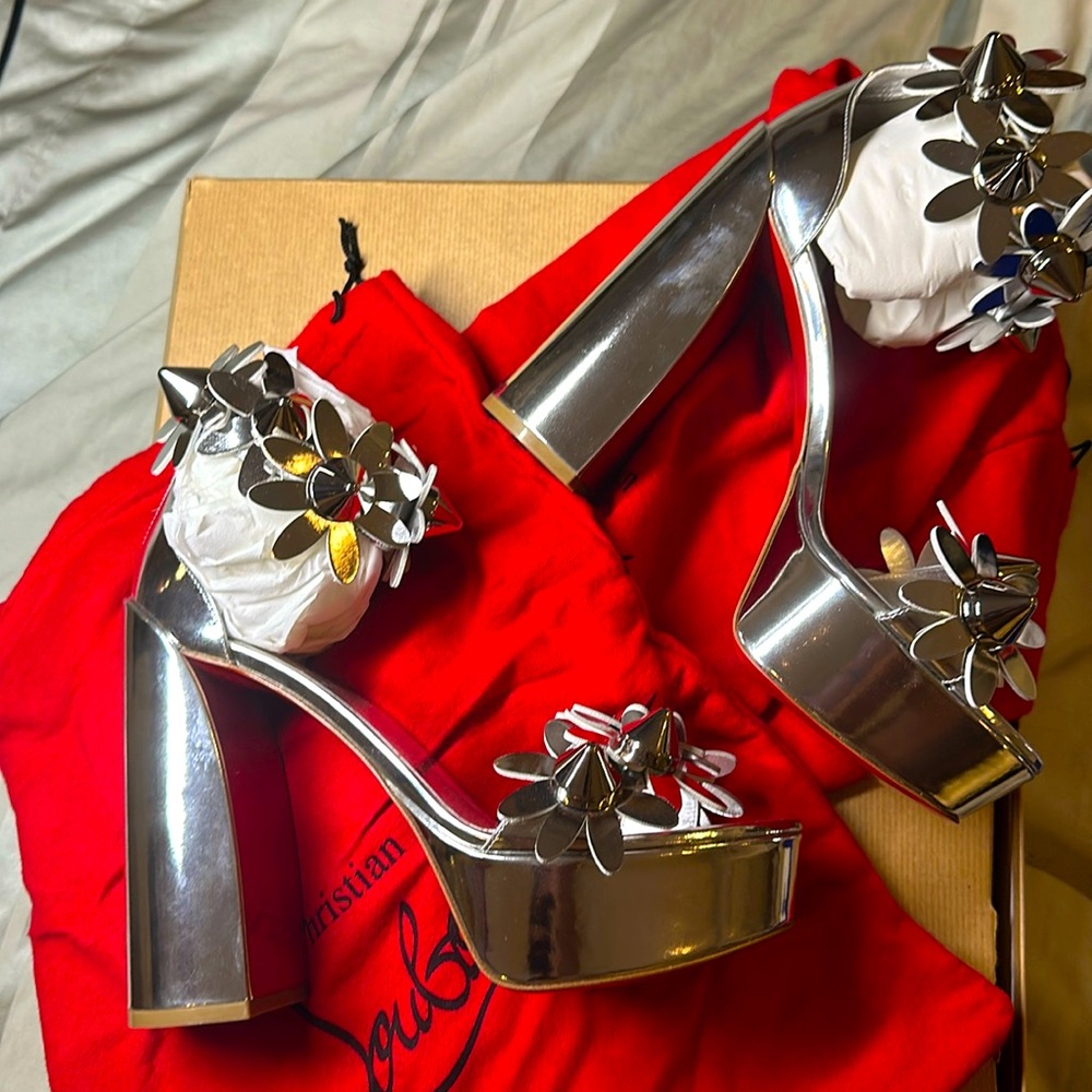 Christian Louboutin - Daisy Spikes Alta 130